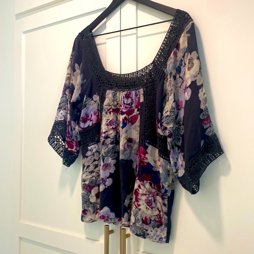 Lovestitch  floral blouse size medium